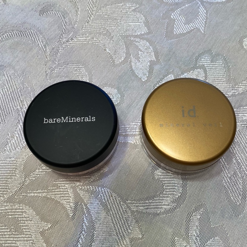 Bare essentials Feather Light Mineral Veil - Picture 1 of 5